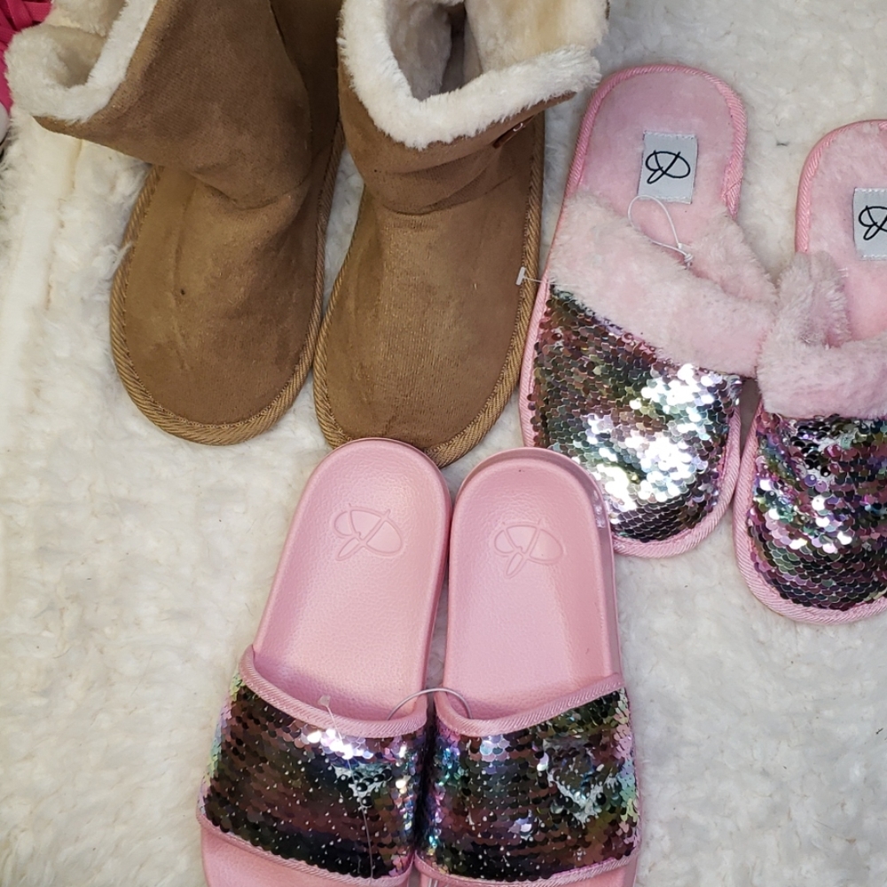 Girls Shoe Bundle w/Free Gift